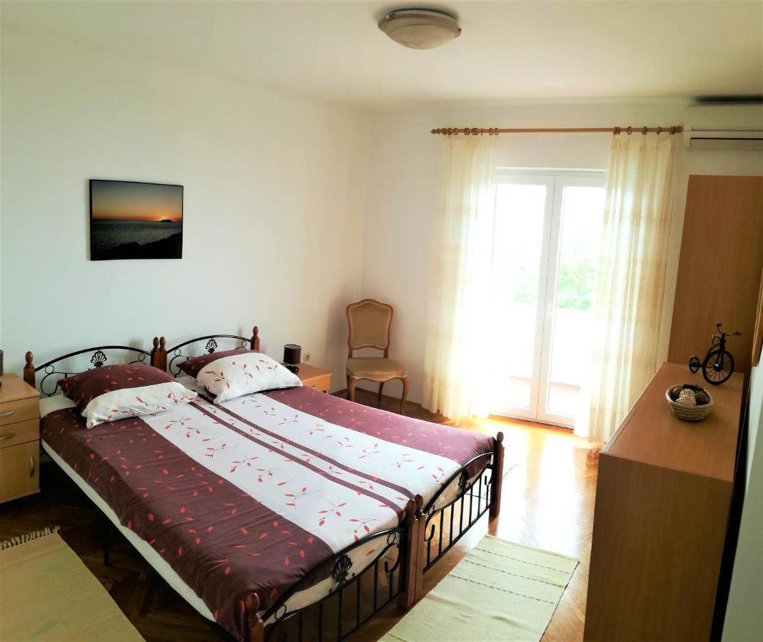 Leona Apartment Ловран Екстериор снимка