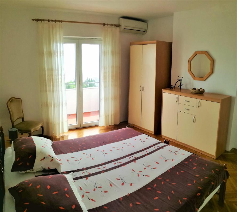 Leona Apartment Ловран Екстериор снимка