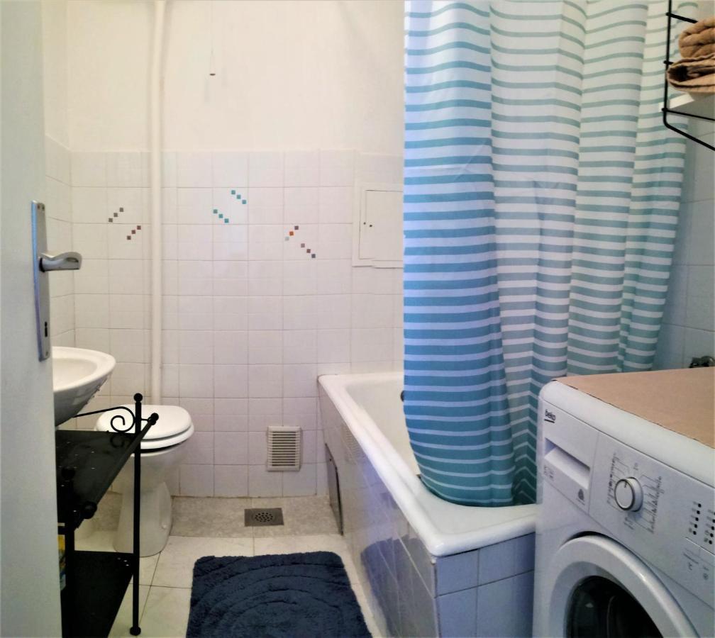 Leona Apartment Ловран Екстериор снимка